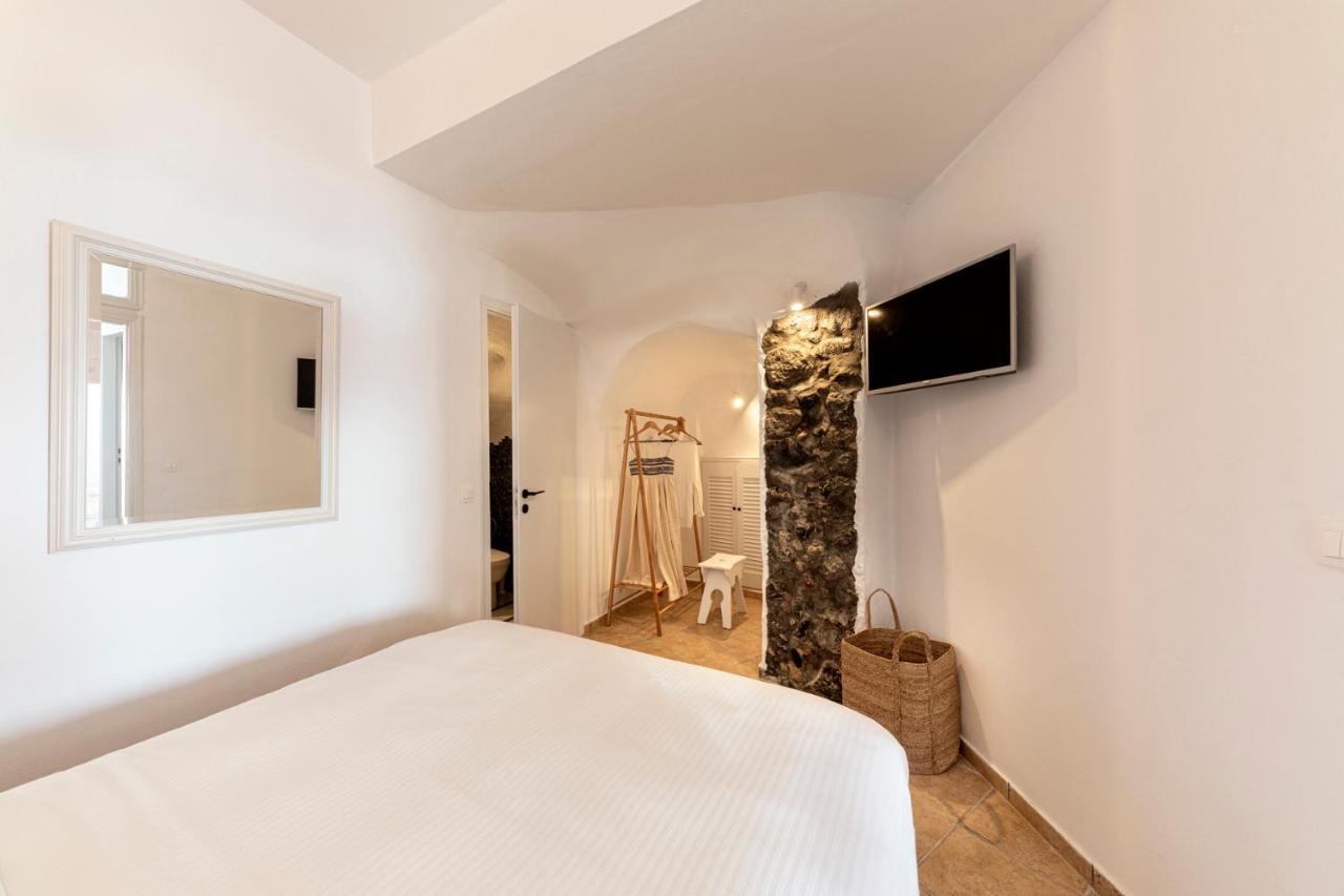 Calderas Hug & Panoramic Sea View - 3 Lux Suites 이메로비글리 외부 사진